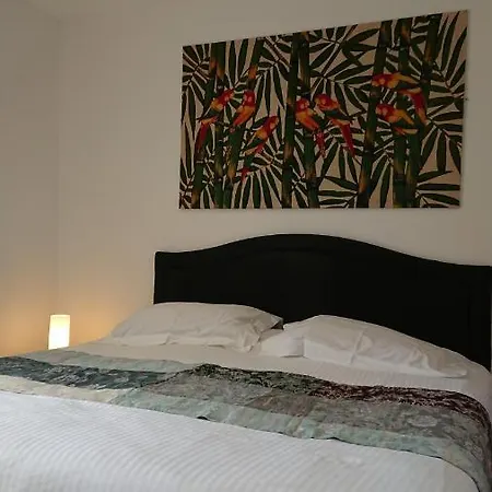 Surf Lookout - King Size En-suite With Sea Views * New Quay