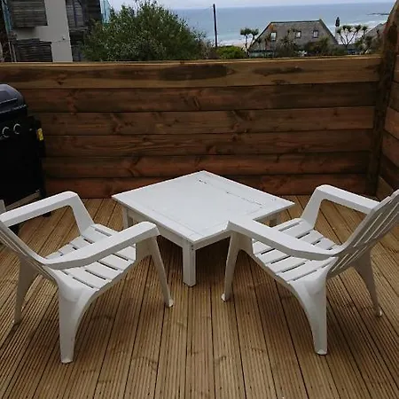 Surf Lookout - King Size En-suite With Sea Views * 뉴키